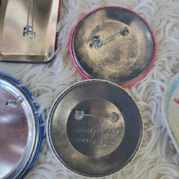 Vintage Disney Pins & Patch 90s - Picture 4 of 4